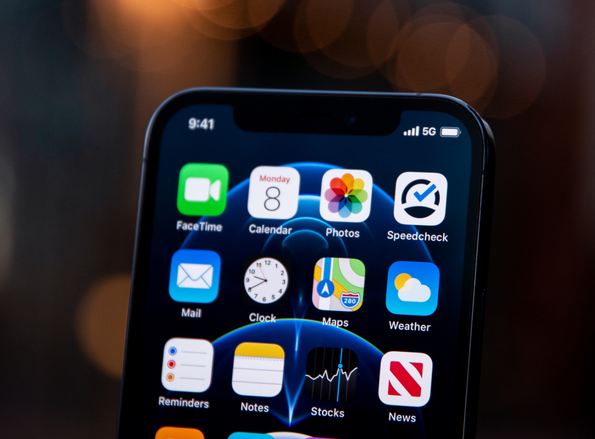 嘉陵苹果手机维修分享为什么 iPhone 12 在冬季会自动关机 